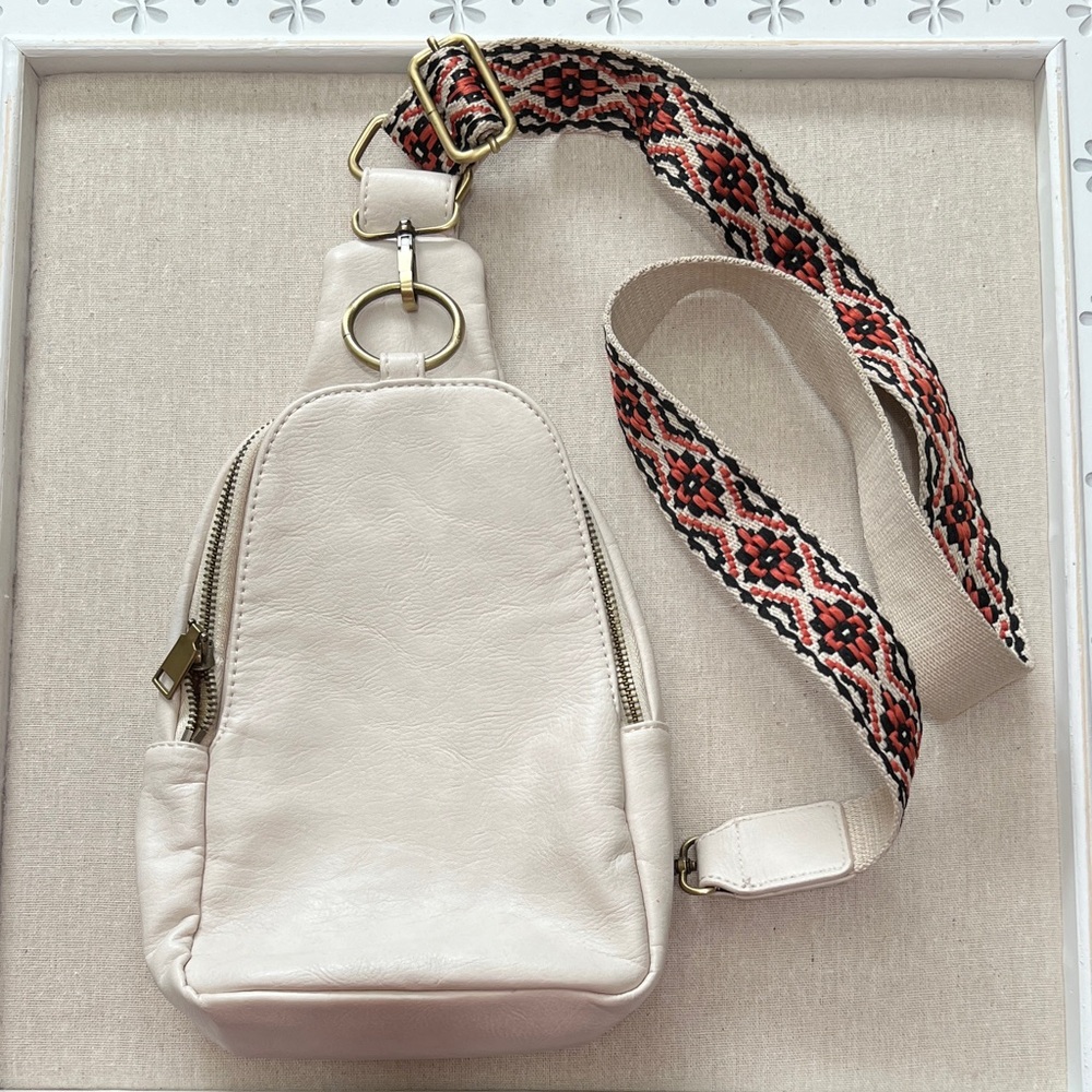 Stylish Cream Crossbody Bag with Patterned Strap - Picture 1 of 6